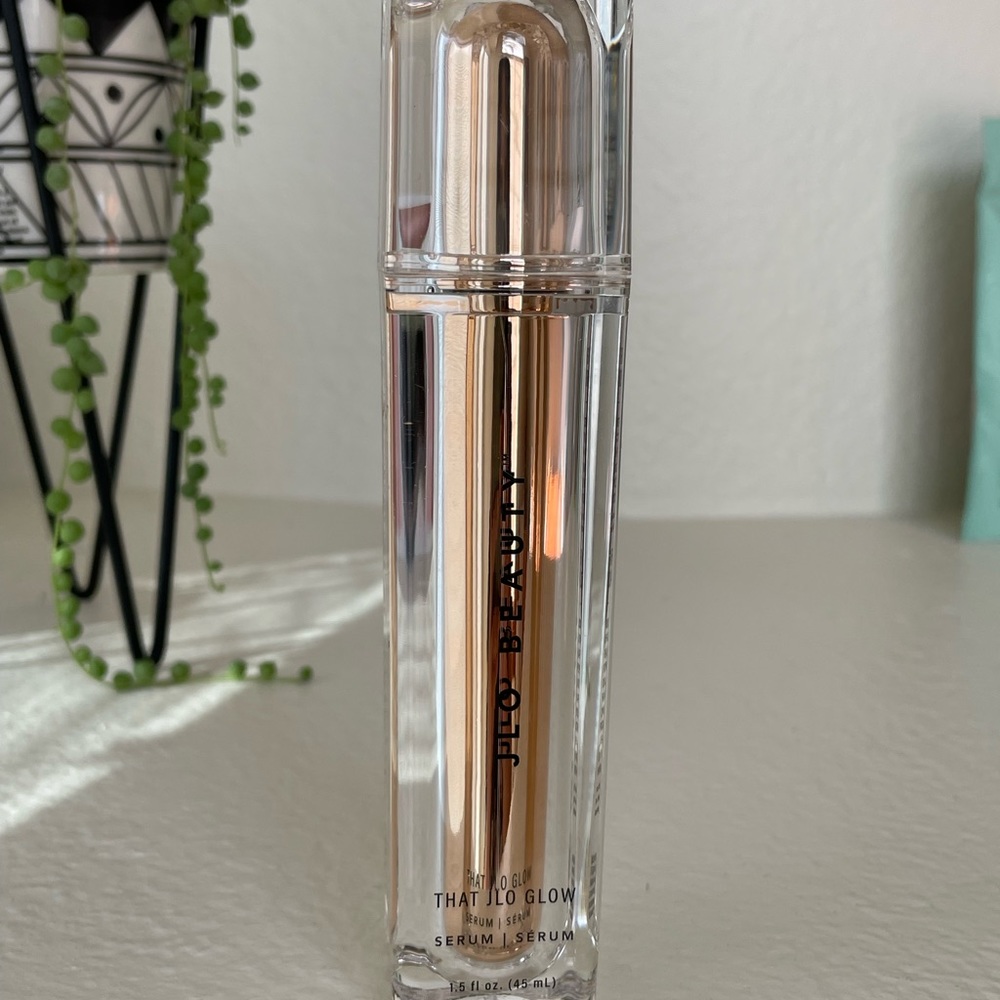 JLO beauty That JLO glow serum